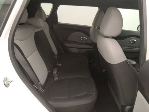 Used 2016 Kia Soul image 19