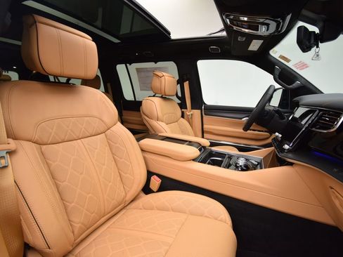 New 2026 Jeep Grand Wagoneer L Summit AWD/4WD image 16
