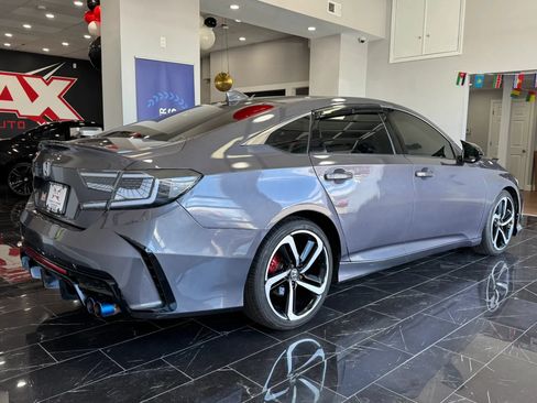 Used 2018 Honda Accord Sport image 6
