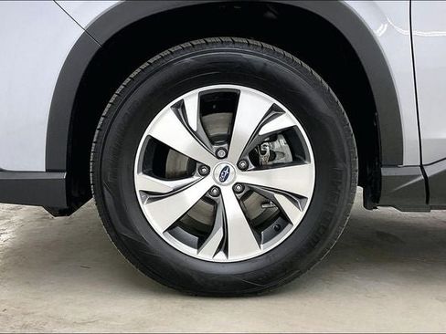 Used 2023 Subaru Ascent Premium w/ Convenience Package AWD/4WD image 10