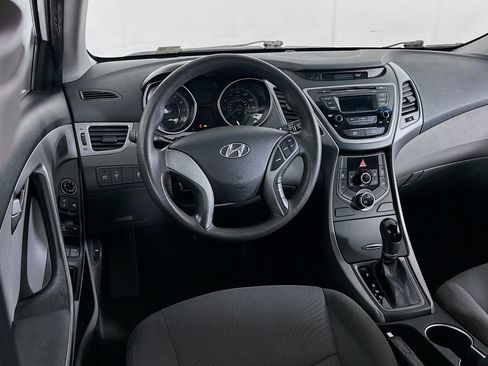 Used 2016 Hyundai Elantra SE image 18