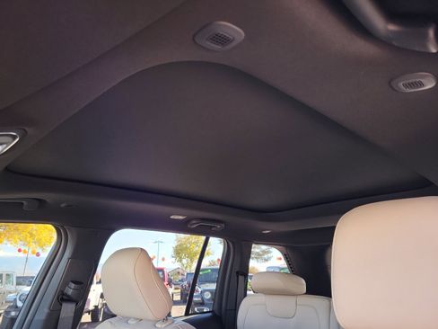 New 2025 Jeep Grand Cherokee Limited w/ Black Appearance Package image 19