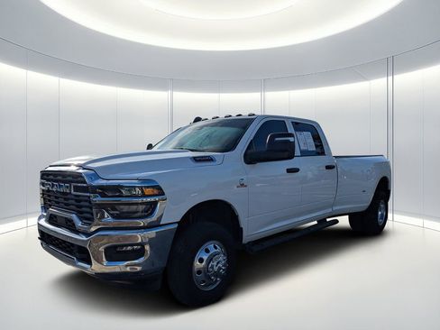 Used 2025 RAM 3500 Tradesman AWD/4WD image 6