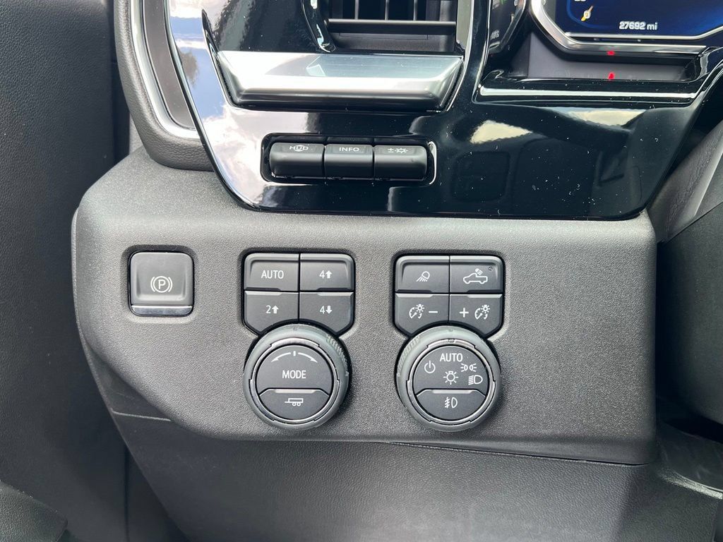 Used 2024 Chevrolet Silverado 2500 High Country w/ High Country Premium Package AWD/4WD image 19