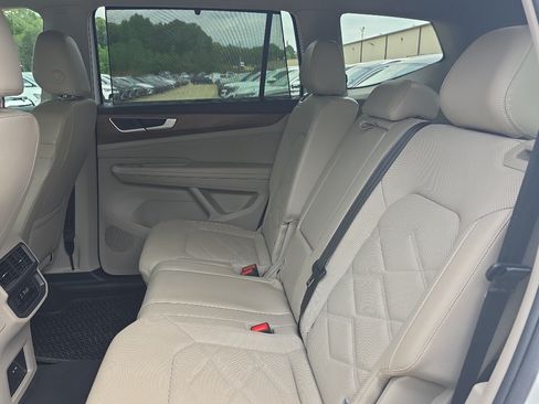 Used 2024 Volkswagen Atlas SE FWD image 15
