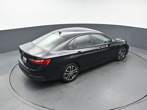 Used 2023 Volkswagen Jetta Sport image 37