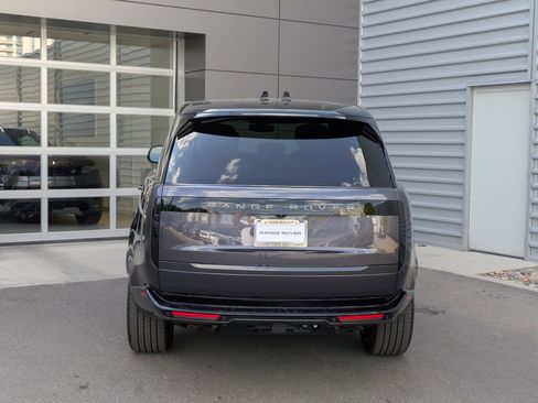 New 2025 Land Rover Range Rover Long Wheelbase Autobiography image 4