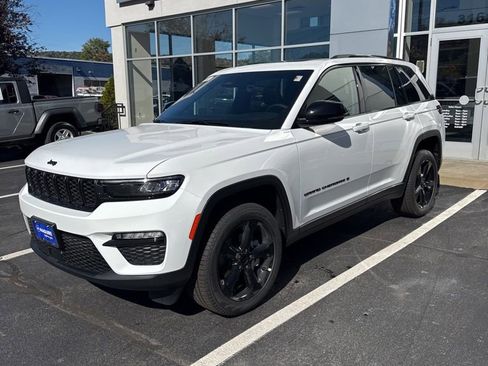 New 2025 Jeep Grand Cherokee Limited w/ Black Appearance Package image 2