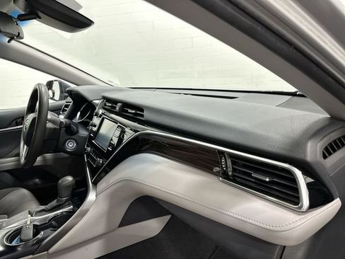 Used 2018 Toyota Camry LE FWD image 22