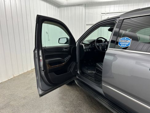 Used 2020 Chevrolet Suburban LT AWD/4WD image 21