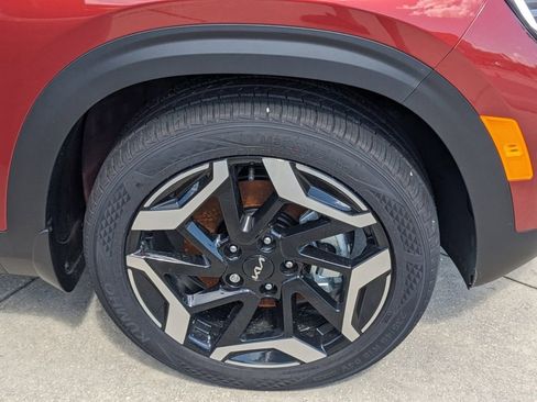 Used 2024 Kia Seltos SX image 9