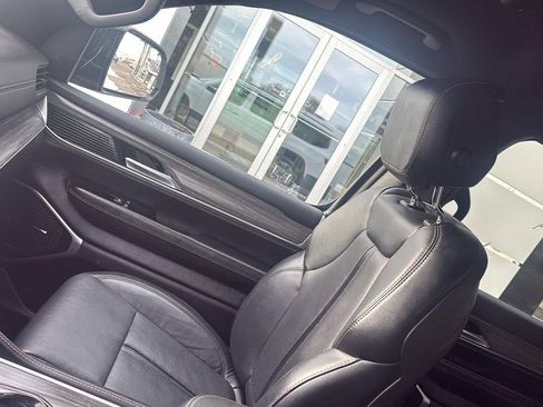 Used 2024 Jeep Wagoneer Series II image 26