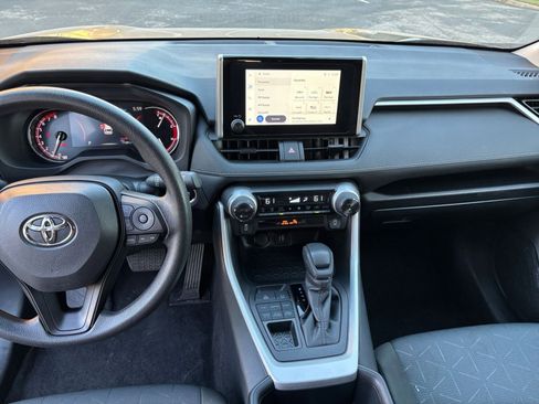 Used 2025 Toyota RAV4 XLE image 27