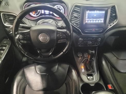 Used 2020 Jeep Cherokee Latitude Plus image 22