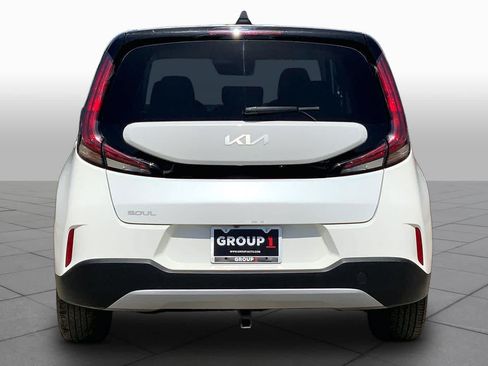 Used 2024 Kia Soul LX w/ Option Group 015 FWD image 5