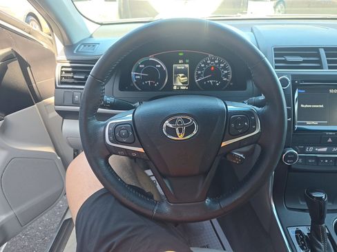 Used 2017 Toyota Camry XLE FWD image 11