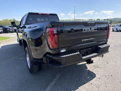 Used 2025 GMC Sierra 3500 Denali Ultimate AWD/4WD image 6