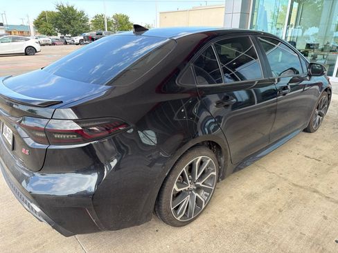 Used 2020 Toyota Corolla SE w/ SE Premium Package FWD image 16