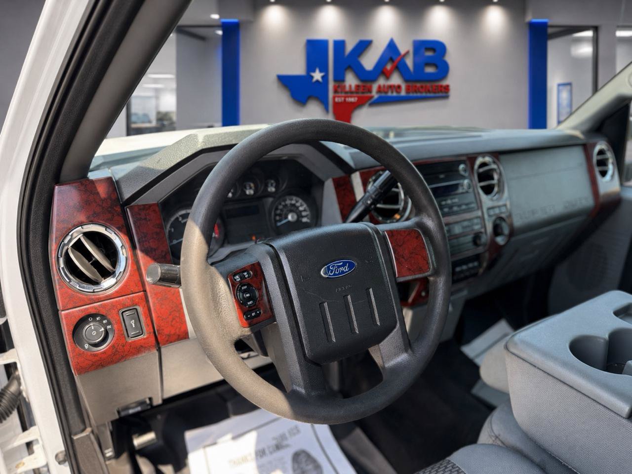 Used 2011 Ford F250 XLT w/ XLT Interior Pkg AWD/4WD image 11
