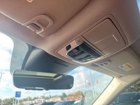 Used 2025 Acura MDX w/ Advance Package image 32