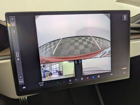 Used 2023 Tesla Model S Standard Range image 15