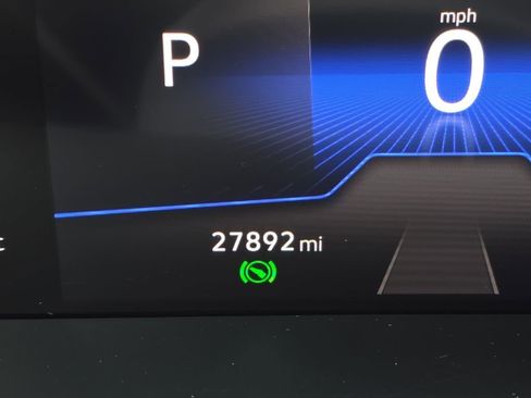 Used 2024 Volkswagen Tiguan SE image 19