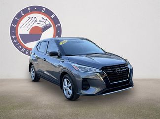 Used 2024 Nissan Kicks S video 2
