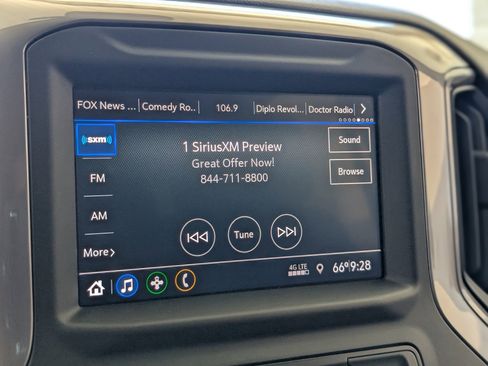 Used 2021 Chevrolet Silverado 1500 Custom w/ Safety Confidence Package image 27