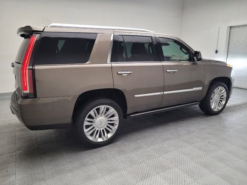 Used 2015 Cadillac Escalade Platinum RWD image 10