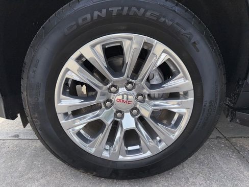 Used 2025 GMC Yukon Denali AWD/4WD image 40