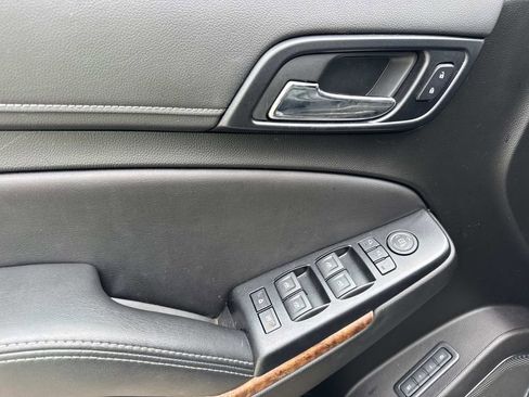 Used 2019 Chevrolet Suburban Premier RWD image 37