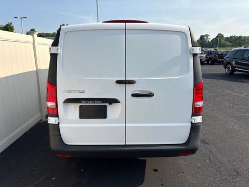 Used 2023 Mercedes-Benz Metris image 4