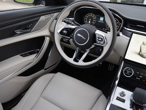 Used 2024 Jaguar XF R-Dynamic SE image 27