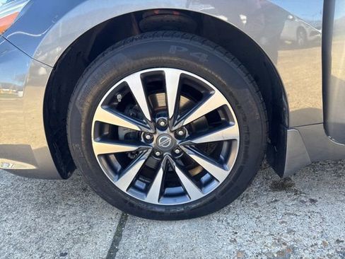 Used 2017 Nissan Altima 2.5 SV FWD image 28