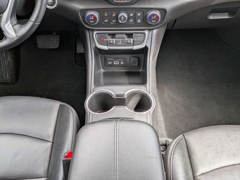 Used 2024 GMC Terrain SLT AWD/4WD image 19
