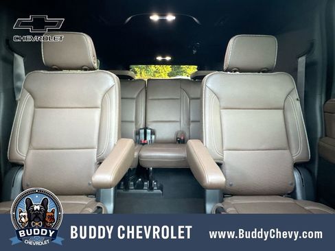 Used 2022 Chevrolet Suburban High Country w/ Premium Package AWD/4WD image 34