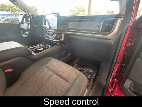 Used 2022 Ford Expedition XLT image 25