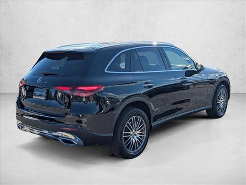 Used 2026 Mercedes-Benz GLC 300 image 2