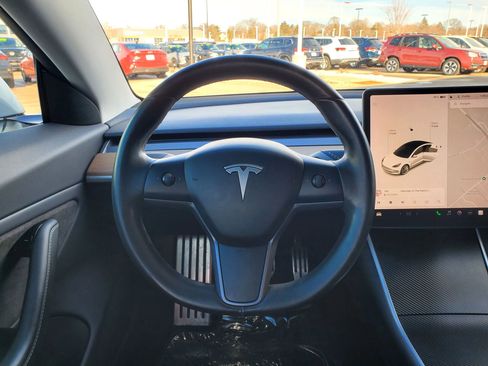Used 2018 Tesla Model 3 Long Range image 9