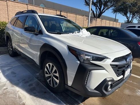 Used 2025 Subaru Outback Premium image 1