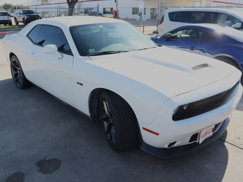 Used 2023 Dodge Challenger R/T w/ Blacktop Package image 2