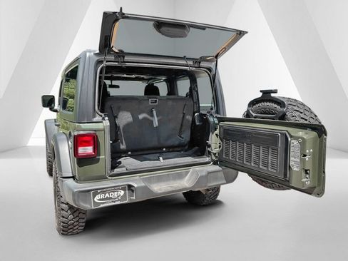 Used 2021 Jeep Wrangler Sport AWD/4WD image 32