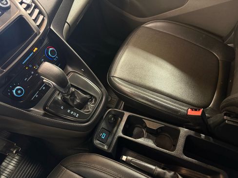 Used 2022 Ford Transit Connect XL image 18