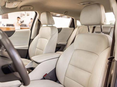 Used 2020 Chevrolet Malibu LT w/ Leather Package image 18