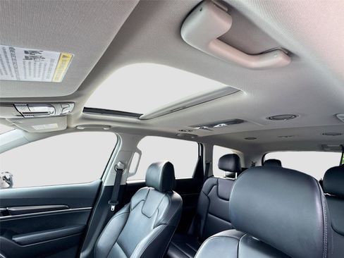 Used 2025 Kia Telluride S image 21