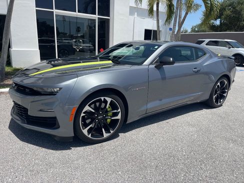 Used 2020 Chevrolet Camaro SS RWD image 33