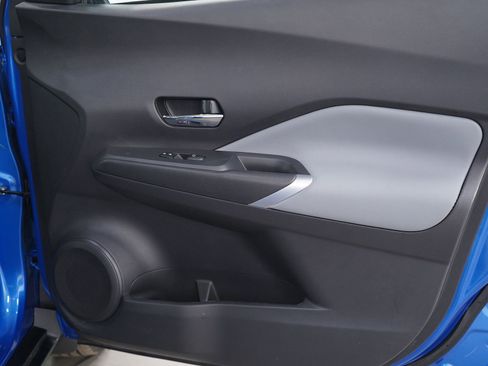 Used 2023 Nissan Kicks SR w/ SR Premium Package image 9