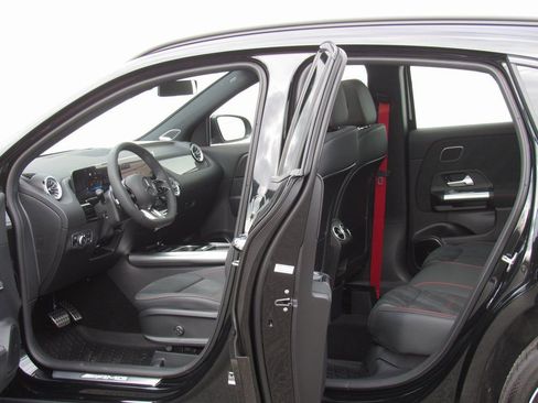 New 2025 Mercedes-Benz GLA 35 AMG 4MATIC image 17