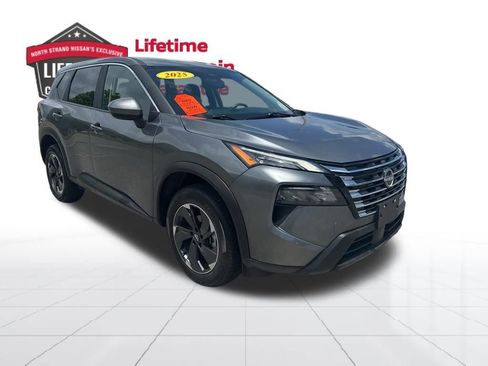 Certified 2025 Nissan Rogue SV AWD/4WD image 1