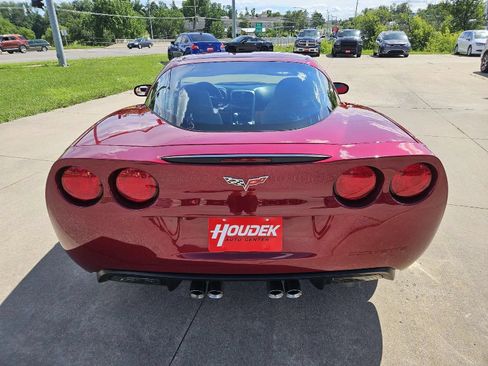 Used 2006 Chevrolet Corvette Coupe w/ Preferred Equipment Group RWD image 7